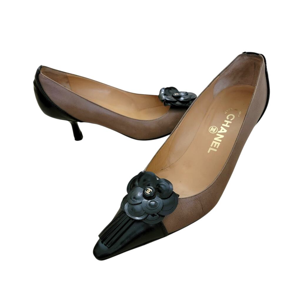 Chanel Vintage CC Camellia Pointed Toe Kitten Heel Pumps Brown Black IT 36.5 6
